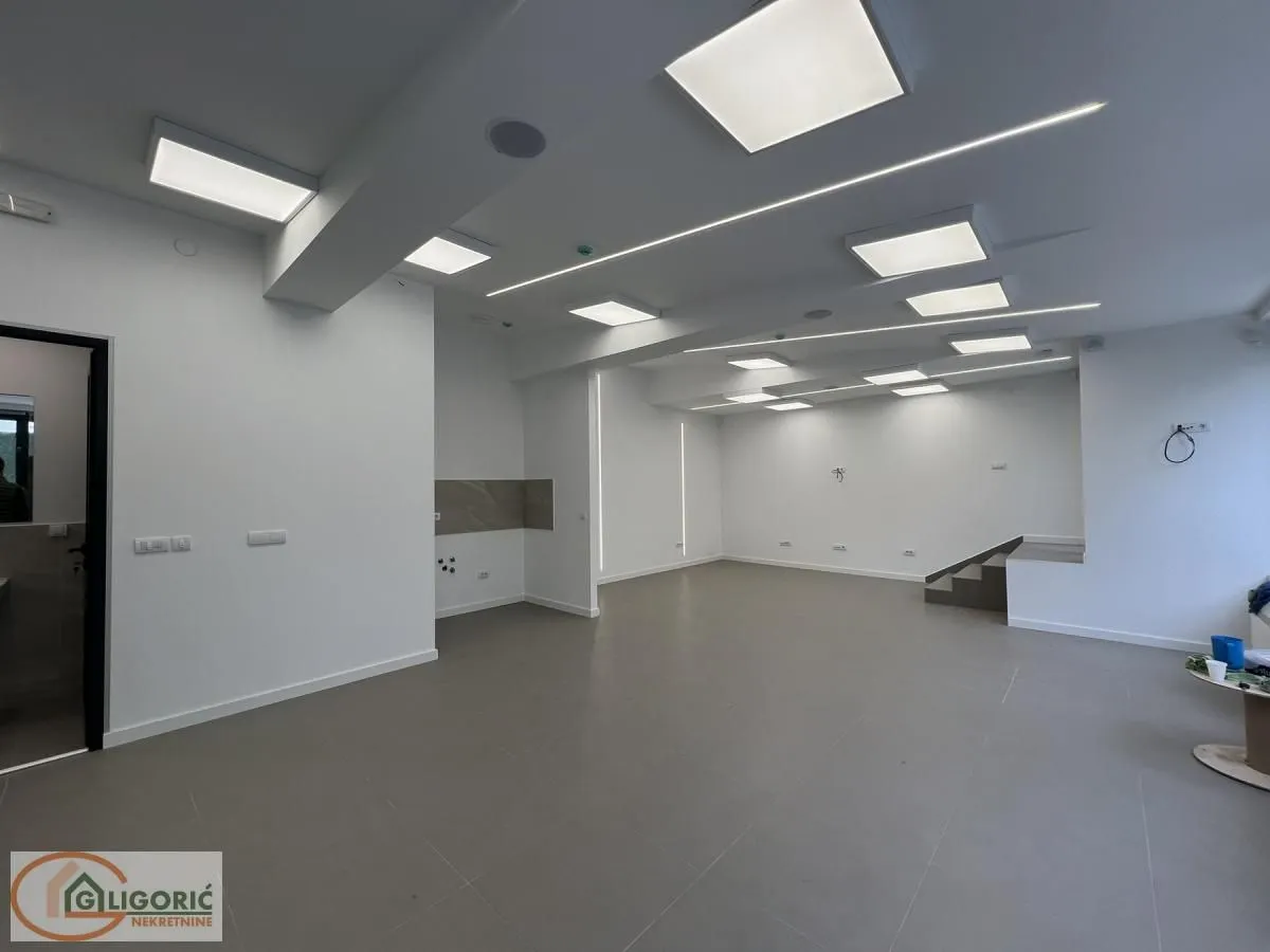 Sale, office space, 382m², Crveni Krst, Beograd