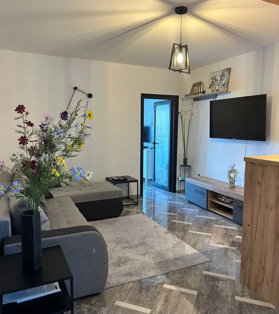 Prodaja, dvosoban stan, 54m², Seoce, Budva