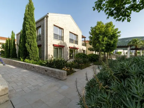 Prodaja, trosoban stan, 179m2, Portonovi, Herceg Novi Prodaja, trosoban stan, 179m2, Portonovi, Herceg Novi