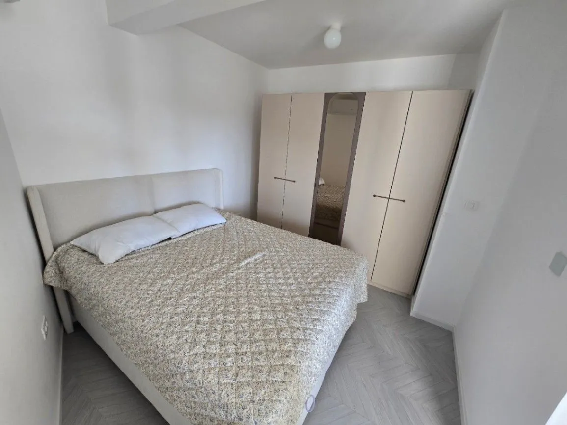 Izdavanje, jednosoban stan, 40m², Šušanj, Bar