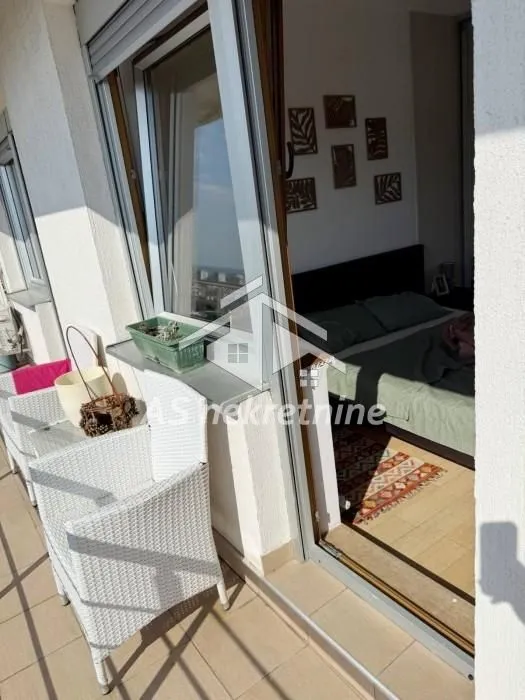 Izdavanje, trosoban stan, 73m², Vračar Sve Podlokacije, Beograd