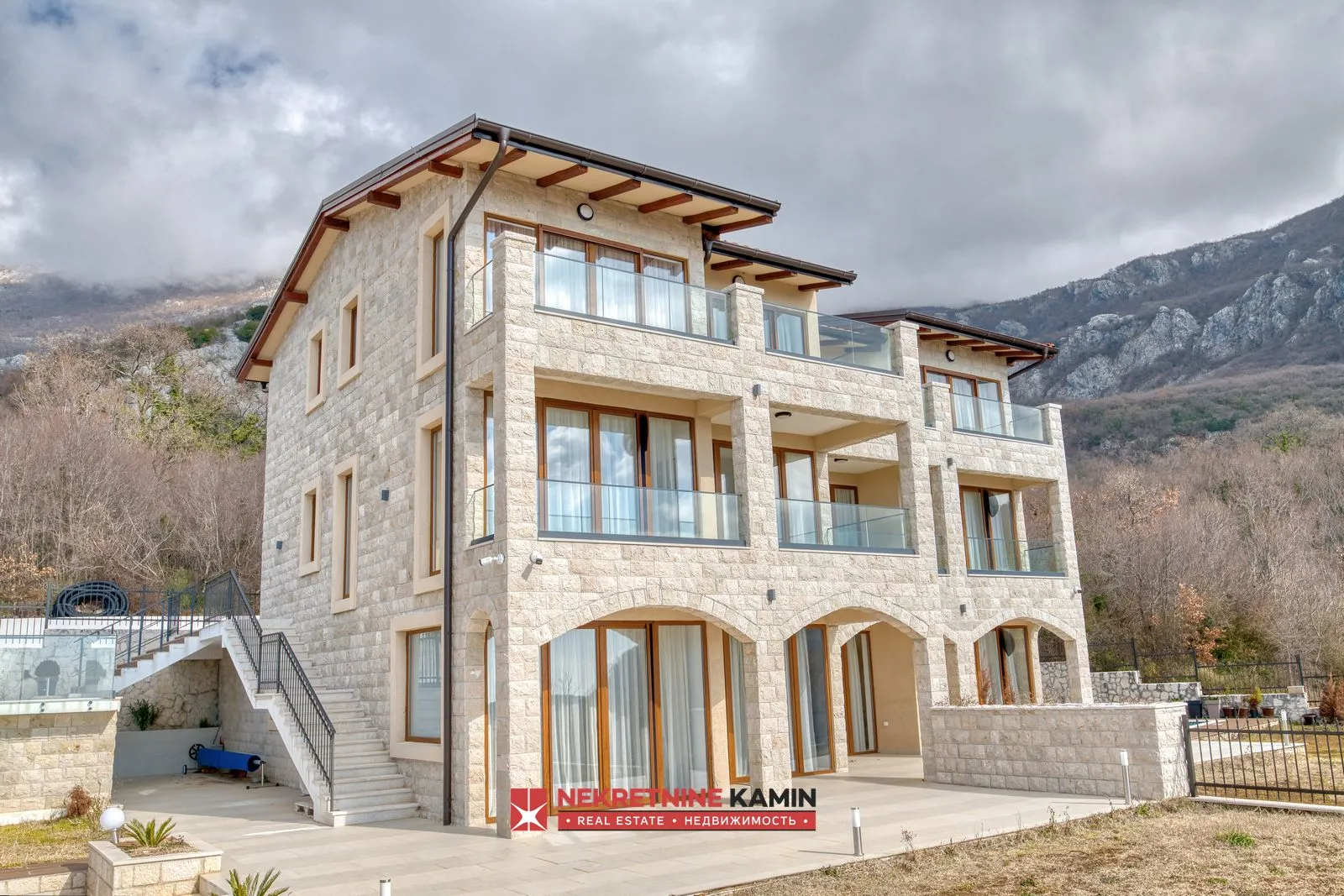 Prodaja, kuća, 400m², Kuljače, Budva