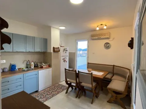 Izdavanje, trosoban stan, 132m², Centar, Bar - image 9