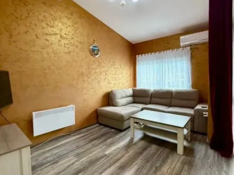 Prodaja, dvosoban stan, 65m², Centar, Bar - image 2