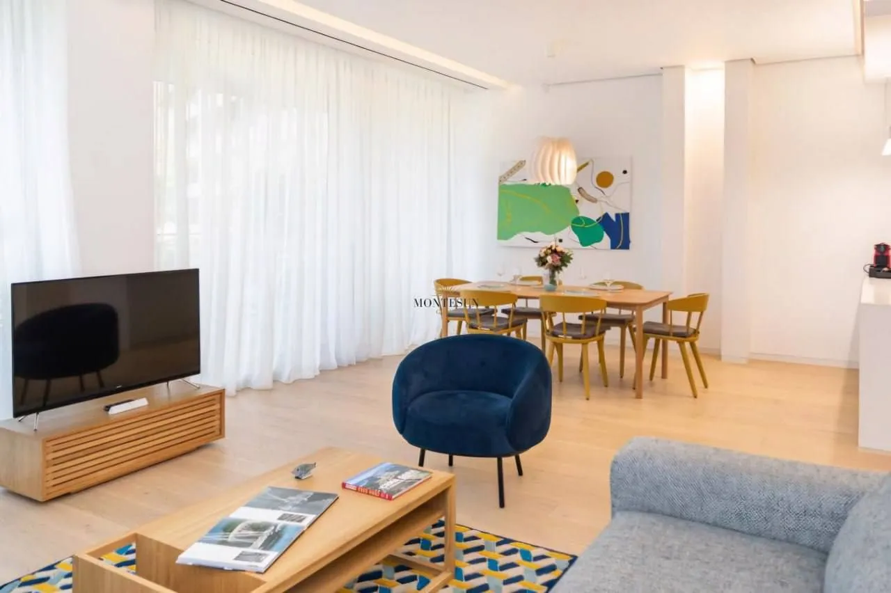 Rent, two bedroom apartment, 150m², Dukley Gardens, Budva