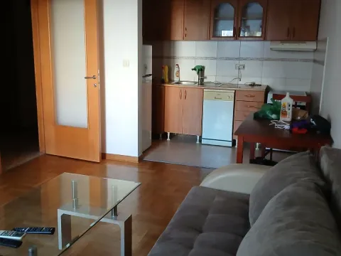 Stan in Stari Aerodrom