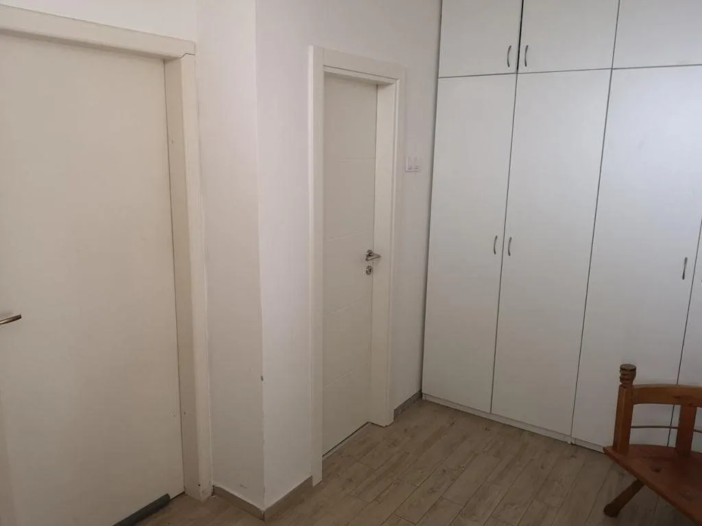 Izdavanje, stan, 350m², Vranići, Podgorica