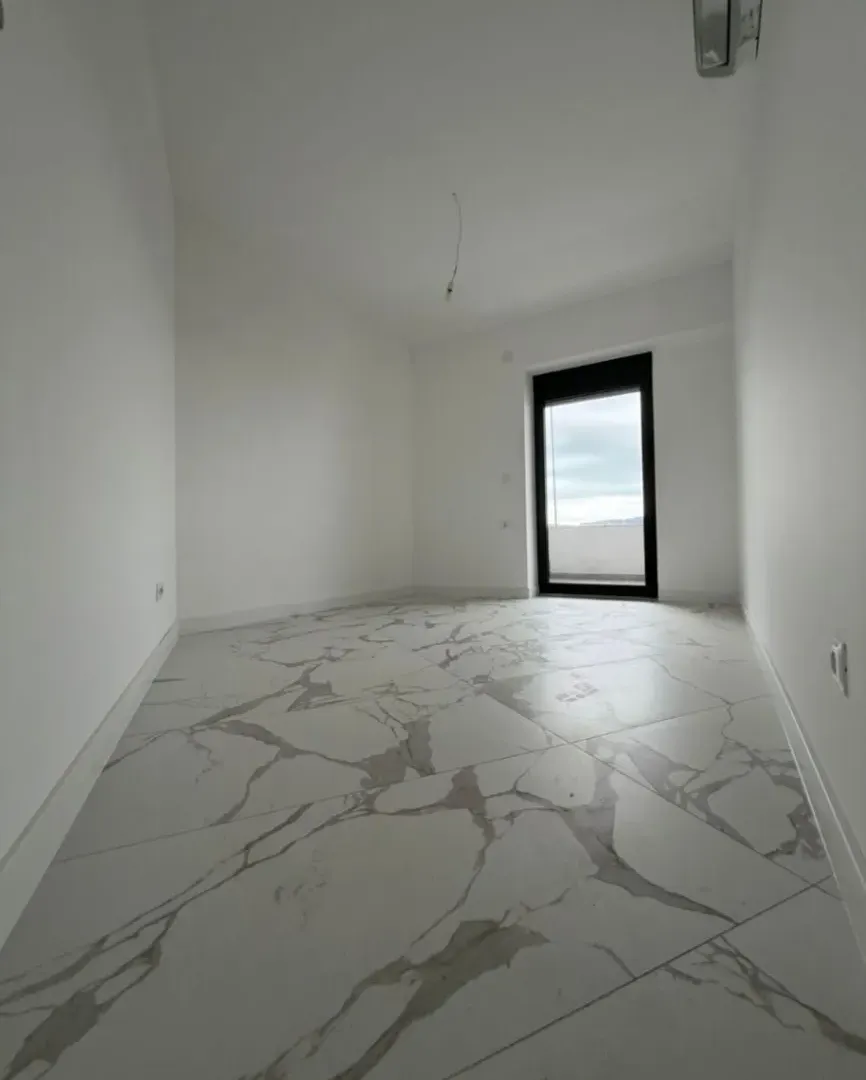Sale, two bedroom apartment, 84m², Centar, Bar