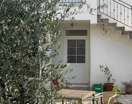 Izdavanje, dvosoban stan, 80m², Šušanj, Bar - image 2