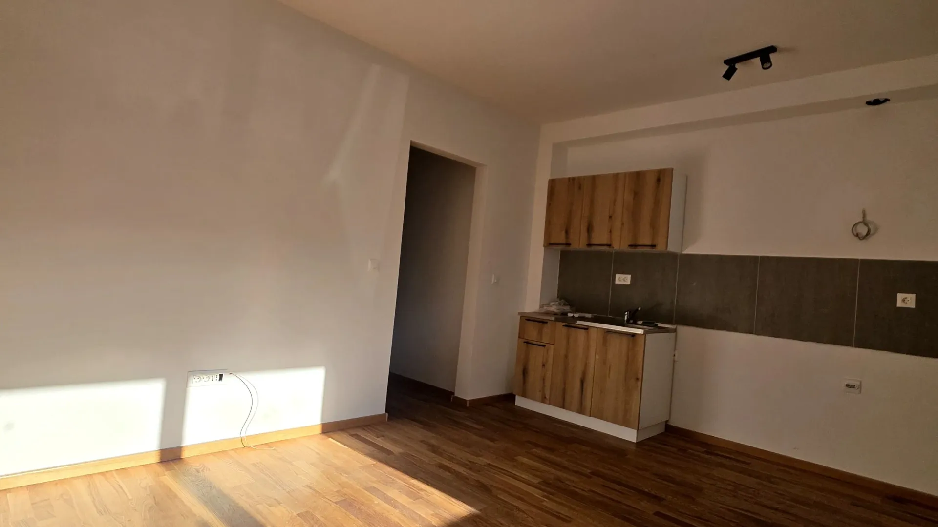 Prodaja, dvosoban stan, 49m², Tološka šuma, Podgorica