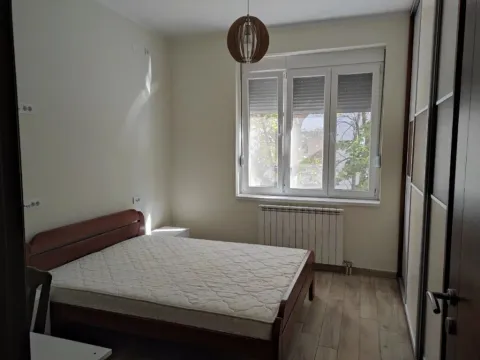 Izdavanje, dvosoban stan, 95m², Centar, Podgorica - image 6