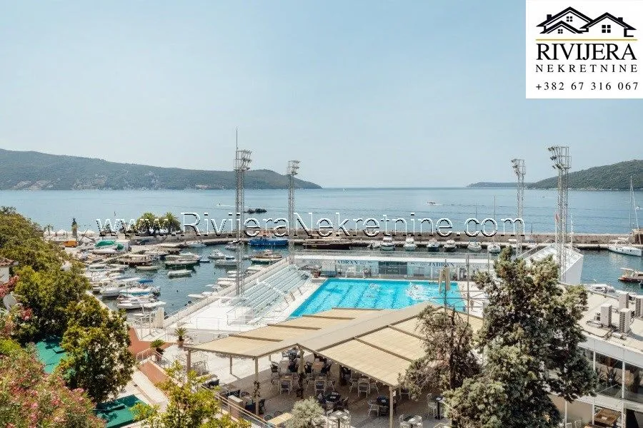 Prodaja, trosoban stan, 244m², Centar, Herceg Novi