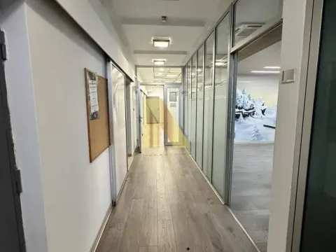 Izdavanje, poslovni prostor, 132m², Centar, Novi Sad - image 6