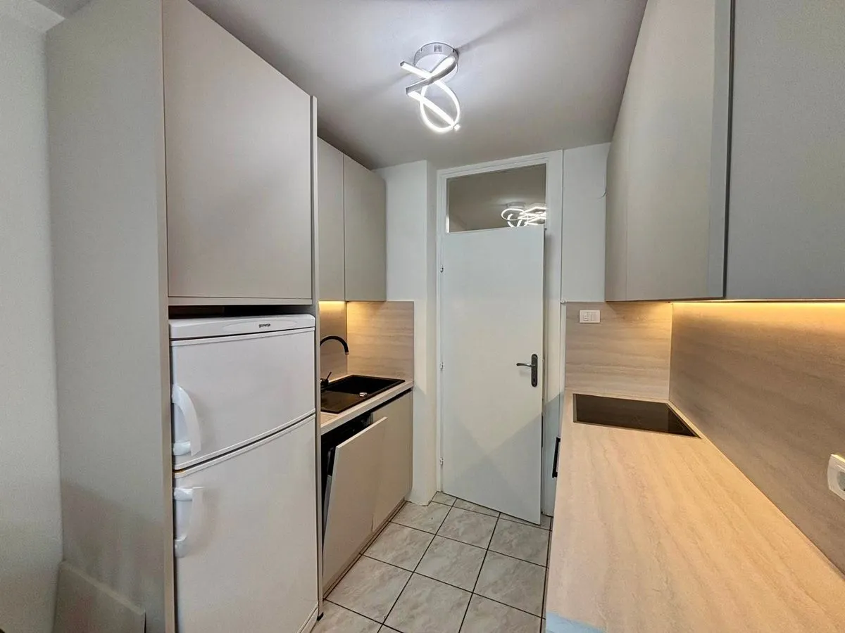 Izdavanje, dvosoban stan, 58m², Novi Beograd Blok 63, Novi Beograd Sve Podlokacije
