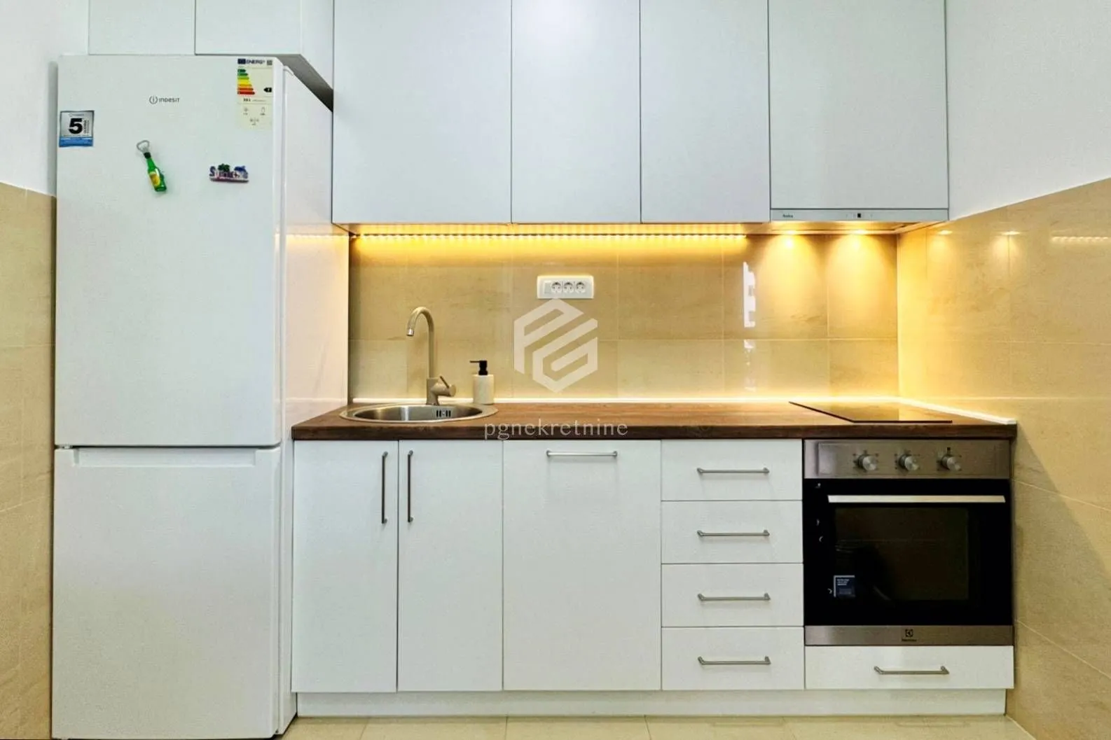 Izdavanje, kuća, 65m², Momišići, Podgorica
