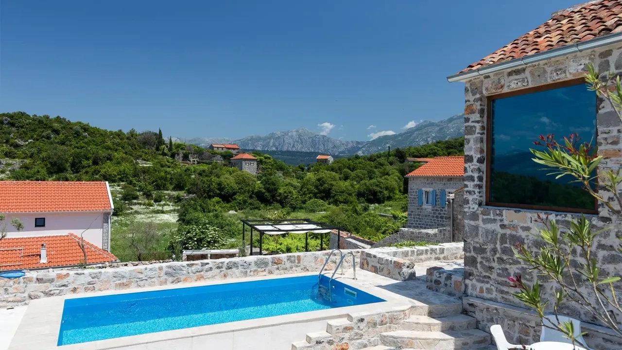 Izdavanje, kuća, 80m², Đuraševići, Tivat