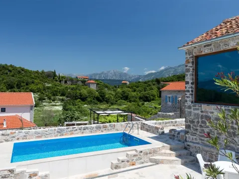 Izdavanje, kuća, 80m², Đuraševići, Tivat