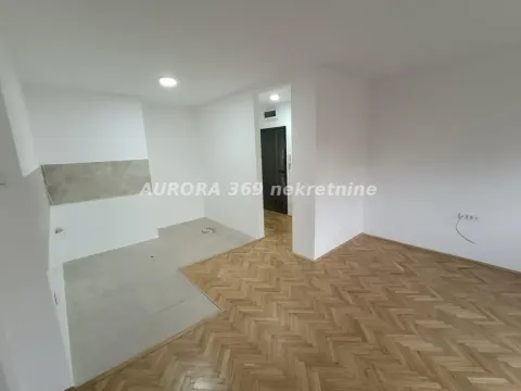 Prodaja, trosoban stan, 64m², Bulevar Oslobodjenja, Novi Sad Sve Podlokacije - image 2