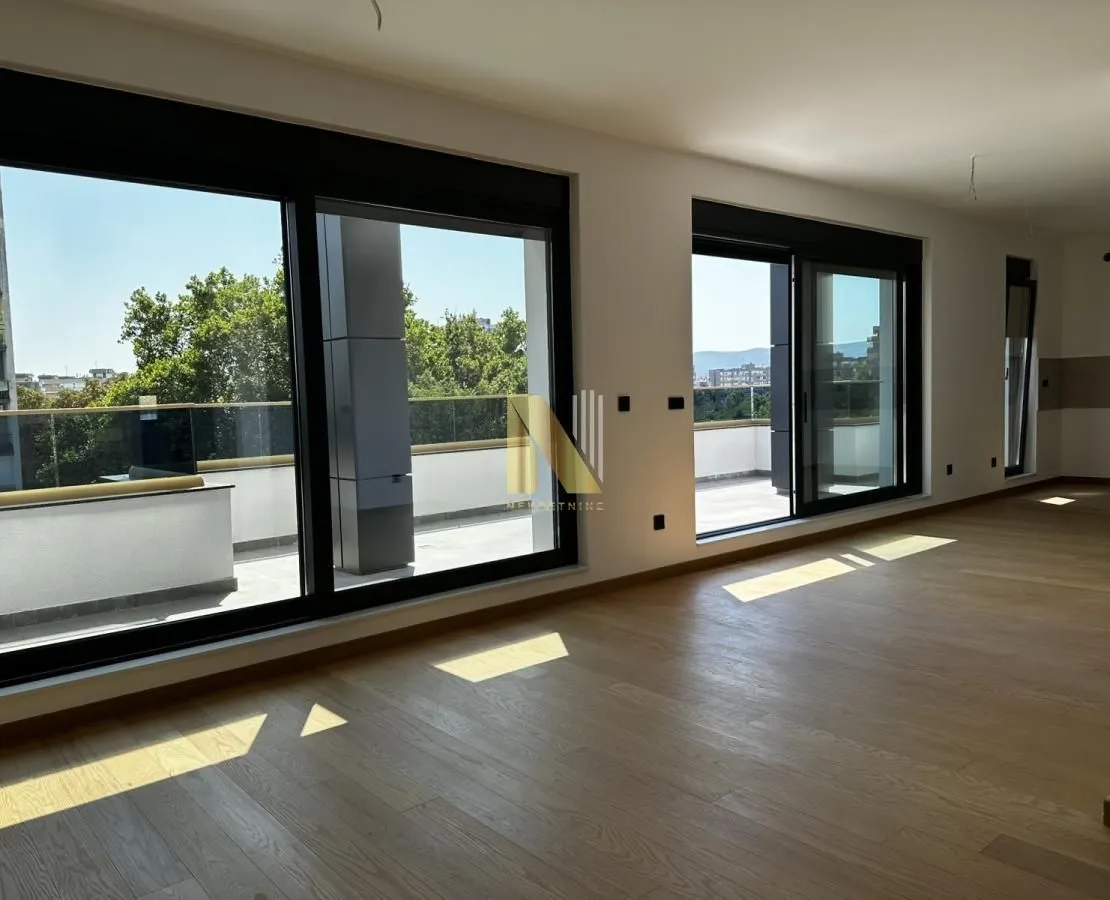 Prodaja, četvorosoban stan, 133m², Grbavica, Novi Sad Sve Podlokacije