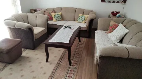 Izdavanje, četvorosoban stan, 110m², Blok 5, Podgorica - image 10