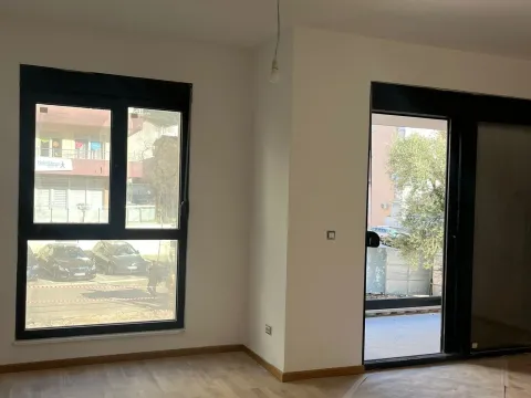 Sale, two bedroom apartment, 675m², Rozino, Budva - image 5