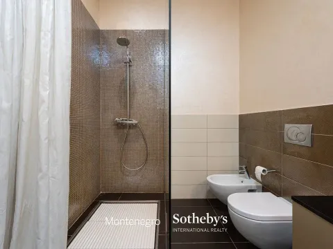 Rent, three bedroom apartment, 204m², Kod Capital Plaze, Podgorica - image 21