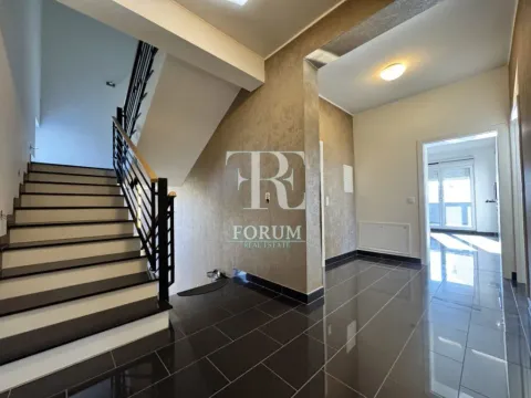 Izdavanje, kuća, 310m², Karaburško Polje, Podgorica - image 8