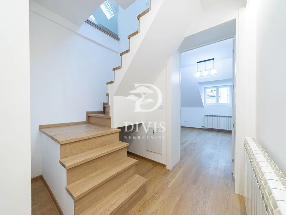 Prodaja, četvorosoban stan, 131m², Stari Grad, Beograd