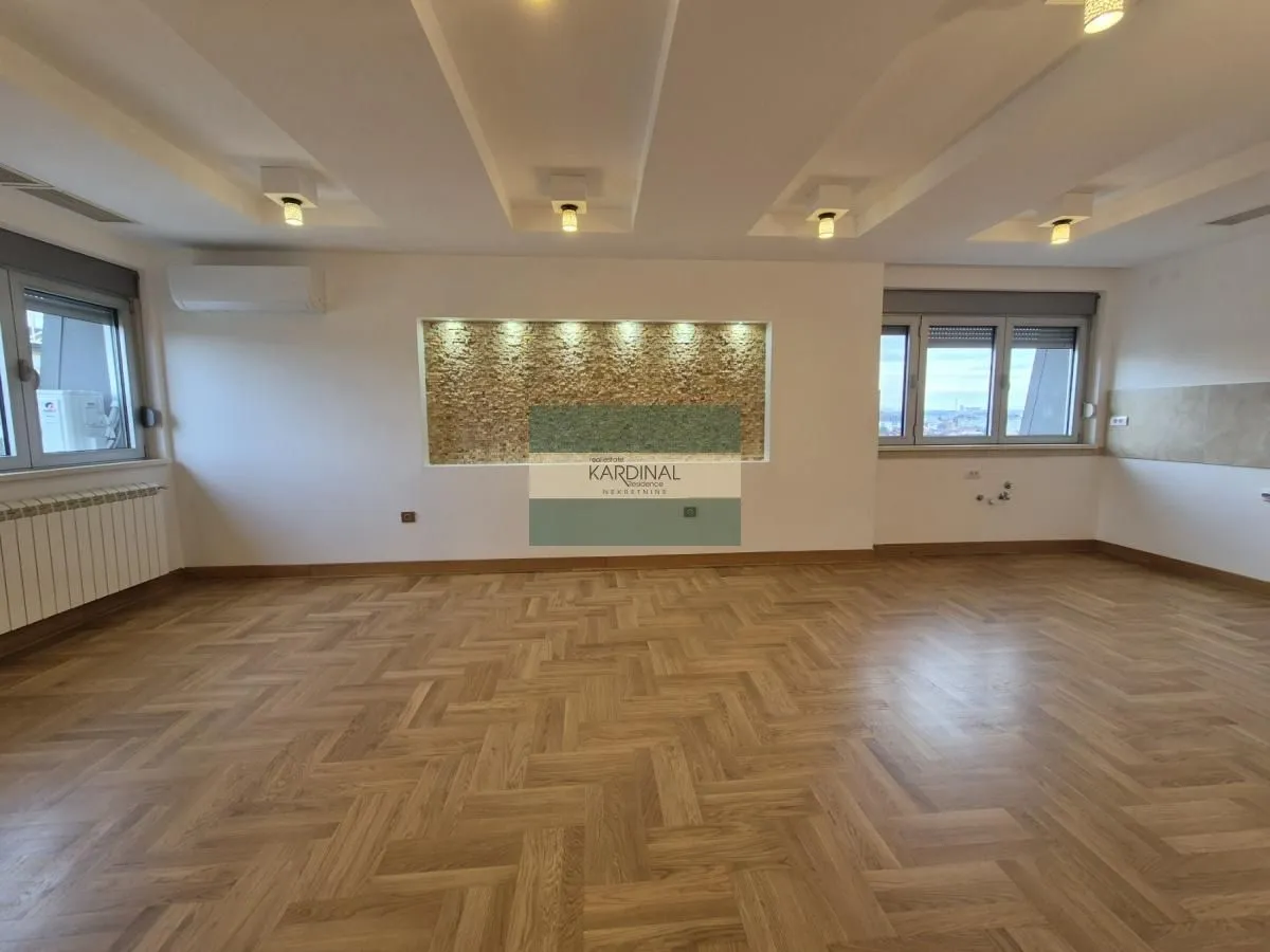 Prodaja, trosoban stan, 77m², Vašarište, Jagodina