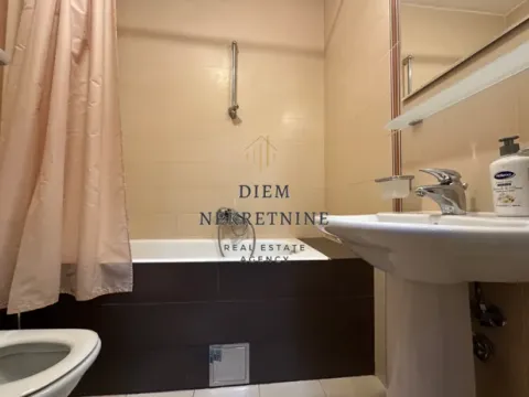 Izdavanje, jednosoban stan, 58m², Centar, Bar - image 2