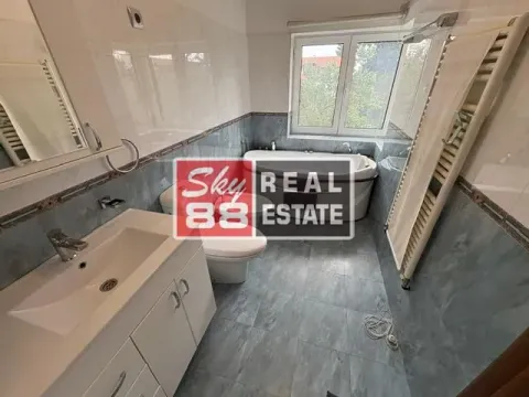 Izdavanje, kuća, 250m², Savski Venac, Beograd - image 18