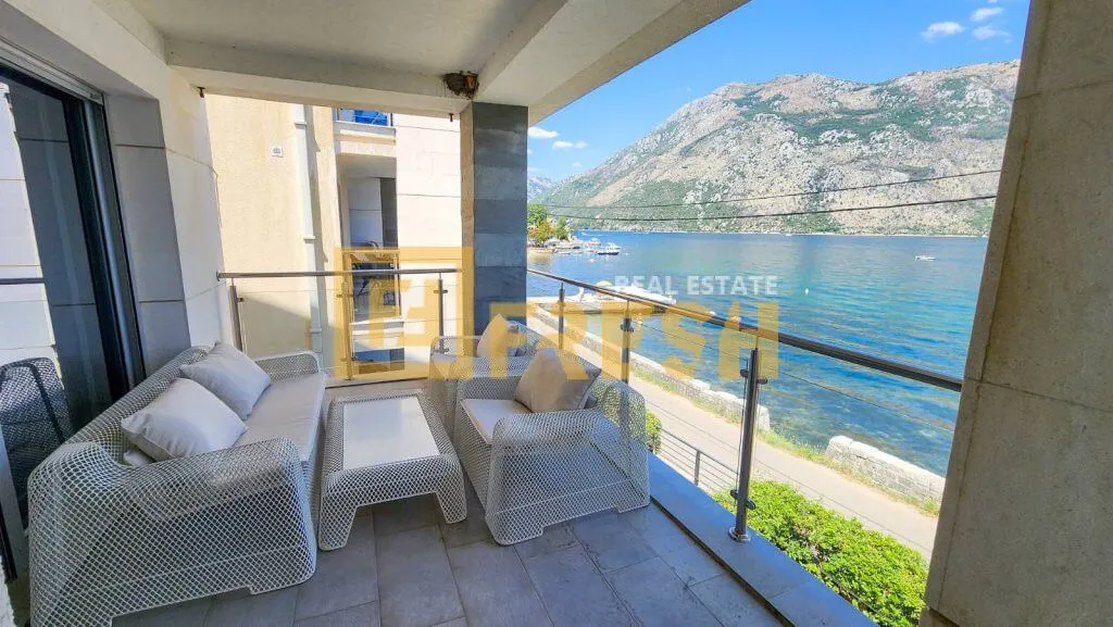 Prodaja, dvosoban stan, 102m², Kotor, Crna Gora