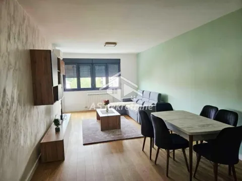 Izdavanje, trosoban stan, 74m², Čukarica, Beograd - image 2