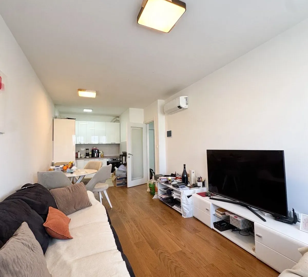 Prodaja, jednosoban stan, 45m², Tološka šuma, Podgorica