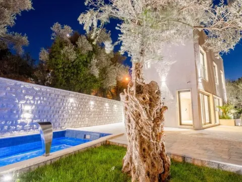 Prodaja, kuća, 240m², Budva, Crna Gora