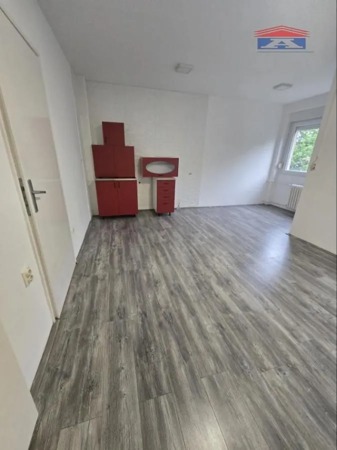 Izdavanje, dvosoban stan, 54m², Železnička Stanica, Novi Sad Sve Podlokacije
