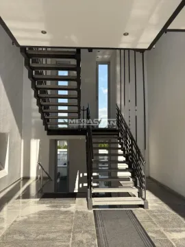 Izdavanje, četvorosoban stan, 220m², Savski Venac, Beograd - image 17