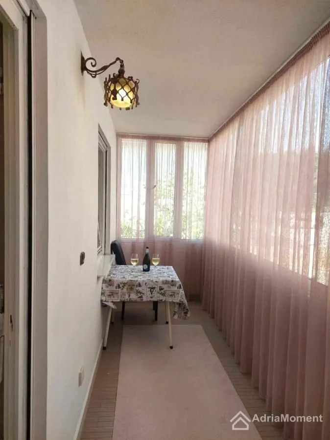 Prodaja, dvosoban stan, 83m², Kalimanj, Tivat