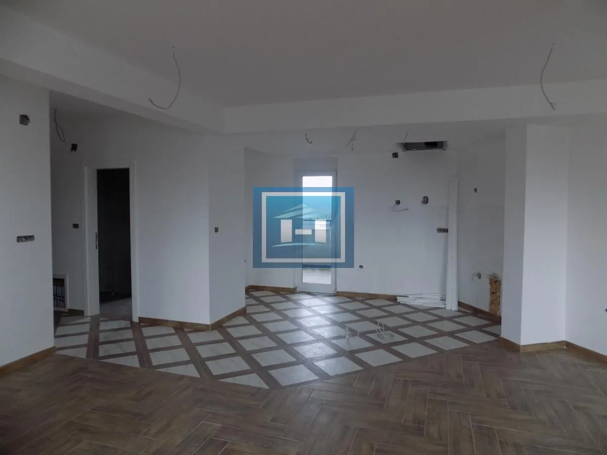Prodaja, četvorosoban stan, 150m², Jagodnjak, Paraćin