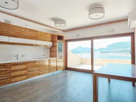 Prodaja, četvorosoban stan, 350m², Rafailovići, Budva - image 10