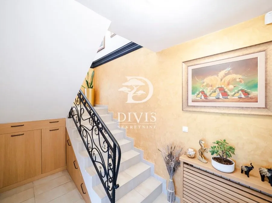 Sale, apartment, 500m², Voždovac Sve Podlokacije, Beograd