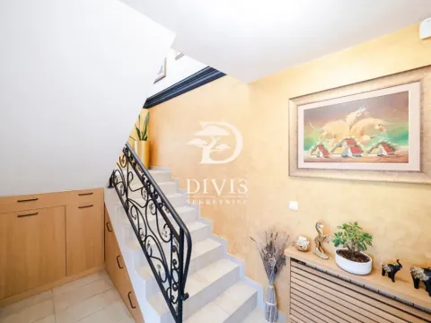 Sale, apartment, 500m², Voždovac Sve Podlokacije, Beograd - image 2