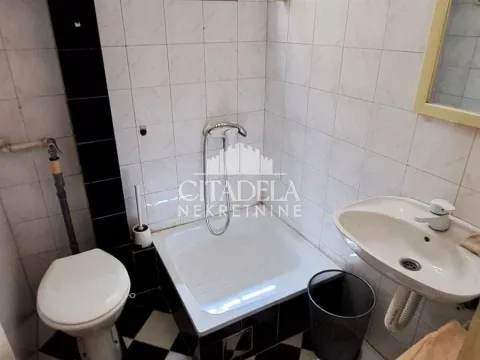 Rent, house, 200m², Čukarica, Beograd - image 19
