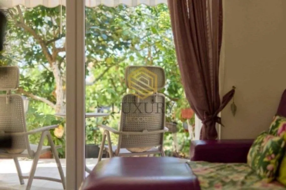 Izdavanje, jednosoban stan, 55m², Pod Kuk, Tivat