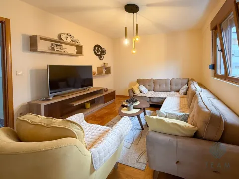 Rent, two bedroom apartment, 70m², Stari Aerodrom, Podgorica - image 2