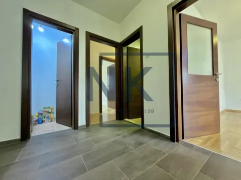 Sale, two bedroom apartment, 73m², Blok 9, Podgorica - image 10