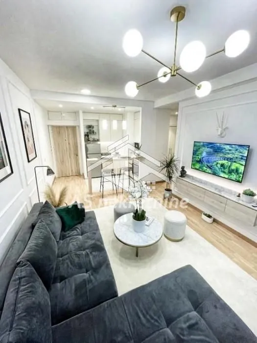 Izdavanje, dvosoban stan, 56m², Savski Venac, Beograd