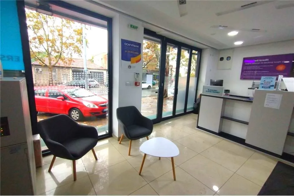 Izdavanje, poslovni prostor, 50m², Centar, Niš