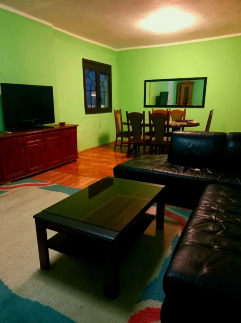 Izdavanje, trosoban stan, 85m², Dalmatinska ulica, Podgorica