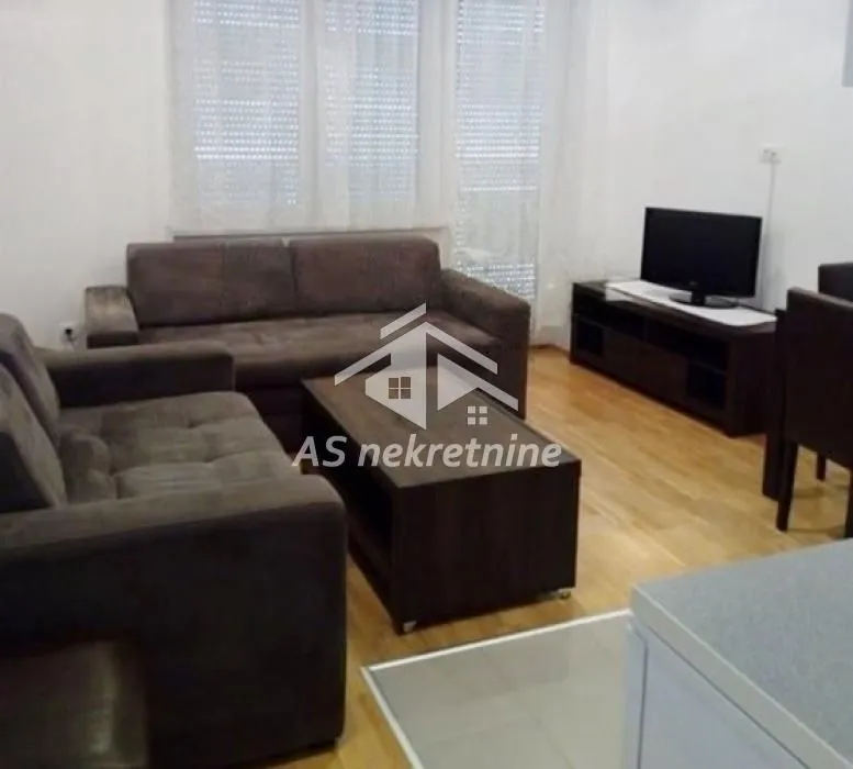 Rent, three bedroom apartment, 59m², Vračar Sve Podlokacije, Beograd